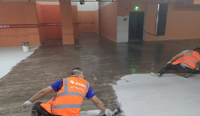 如何处理环氧地坪施工流痕？